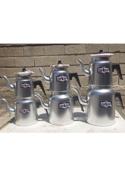 Paslanmaz Metal Çaydanlık No.2, dayanıklı ve şık tasarım, alüminyum, 0-1,99 L, metalik renk