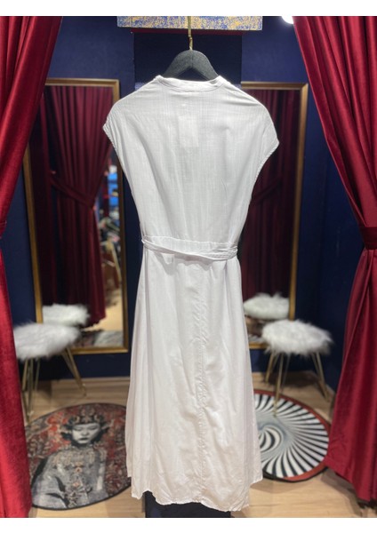 Gül Detaylı Elbise