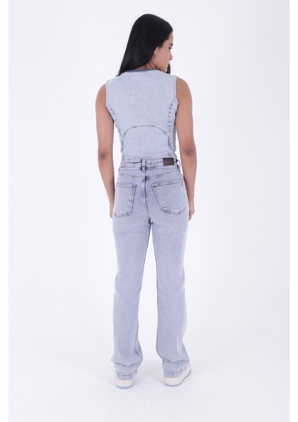 Yüksek Belli ve Cepli Boru Paçalı Relaxed Kadın Kot Pantolon Açık Mavi Jean Denim Dört Mevsim