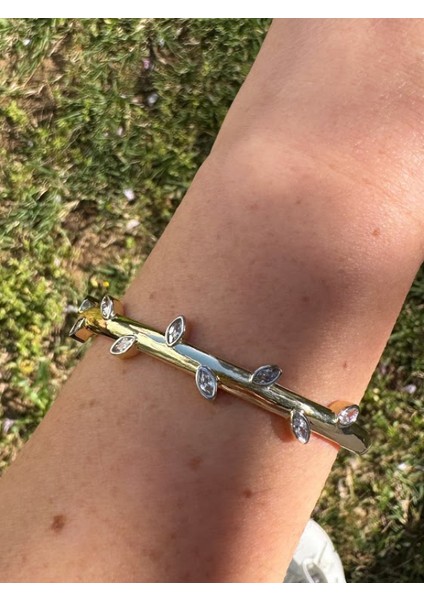 Bym Modeli Yaprak Taşlı Bileklik fırsatları