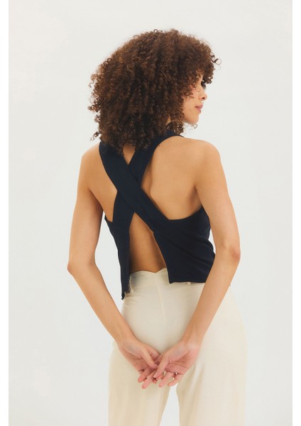 Kare Yaka Sırt Detaylı Bluz Siyah