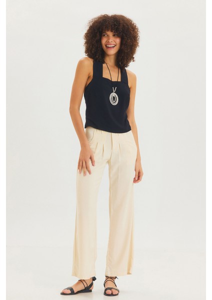 Kare Yaka Sırt Detaylı Bluz Siyah fiyatları