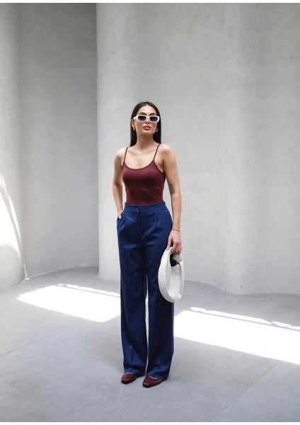 Arkasi Lasti̇kli̇ Pi̇leli̇ Dökümlü Wide Leg Pantolon