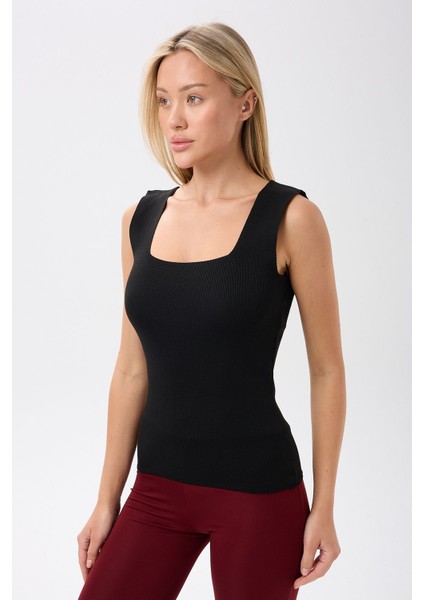 Kadın Kare Yaka Kalın Askılı Basic Fit Bluz Crop Top