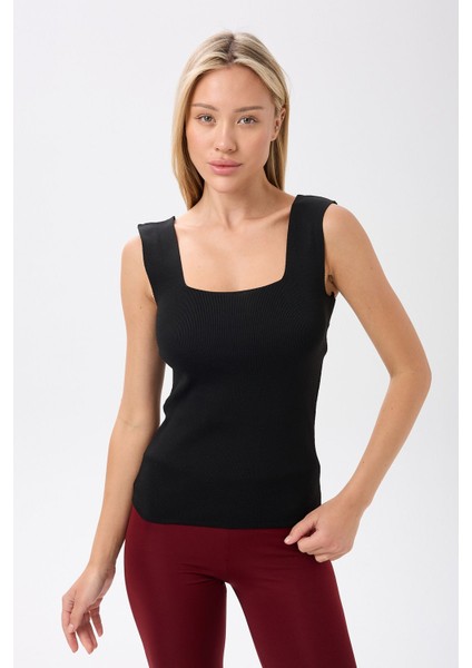 Kadın Kare Yaka Kalın Askılı Basic Fit Bluz Crop Top