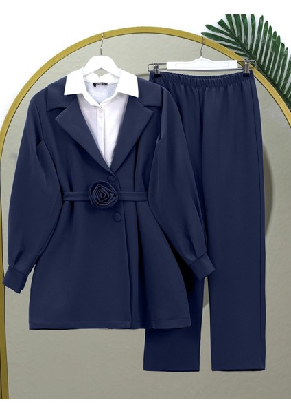 Kemeri Gül Detaylı Kruvaze Yaka Ceket Pantolon Takım