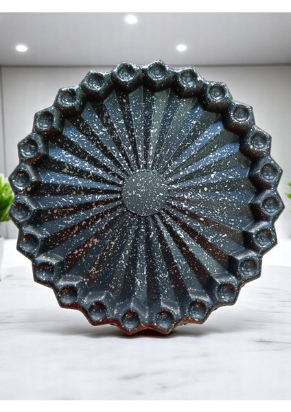 Döküm Turta Kalıbı Hanımeli Dilimli Yuvarlak Siyah Renk 28 cm