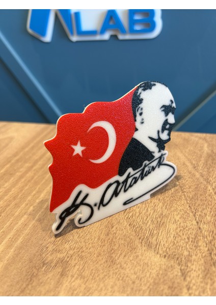 Atatürk Portresi 3D Türk Bayrağı Masaüstü Dekor Atatürk Imzalı Şık Hatıra & Ofis Süsü - Hediyelik fiyatları
