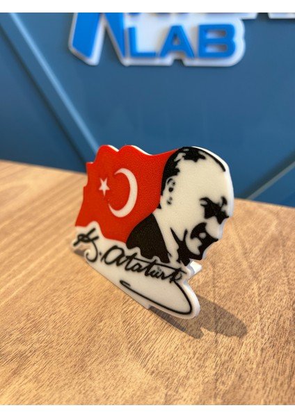 Atatürk Portresi 3D Türk Bayrağı Masaüstü Dekor Atatürk Imzalı Şık Hatıra & Ofis Süsü - Hediyelik fırsatları