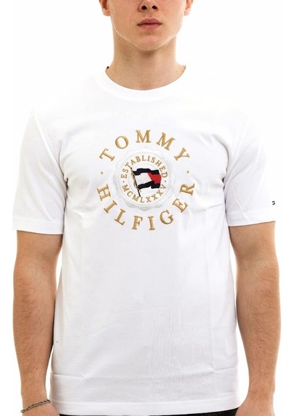 Göğüsde Nakış Işleme Logolu T-Shirt
