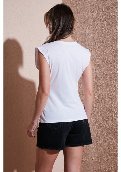 % 100 Pamuk Standart Fit Bisiklet Yaka Taşlı Bluz Bayan Bluz 25Y0472K1