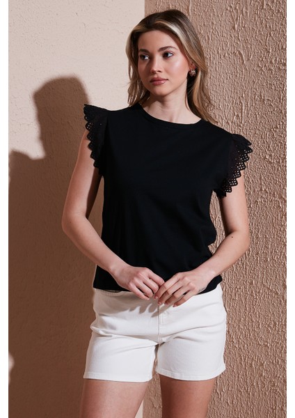 Pamuk Standart Fit Güpürlü Kol Bisiklet Yaka T Shirt Bayan T Shirt 25Y0544K1 fırsatları