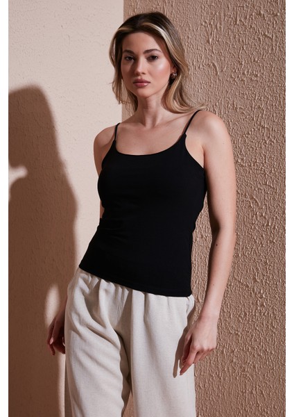 Pamuklu Slim Fit Yuvarlak Yaka Atlet Bayan Atlet 25Y0257K1