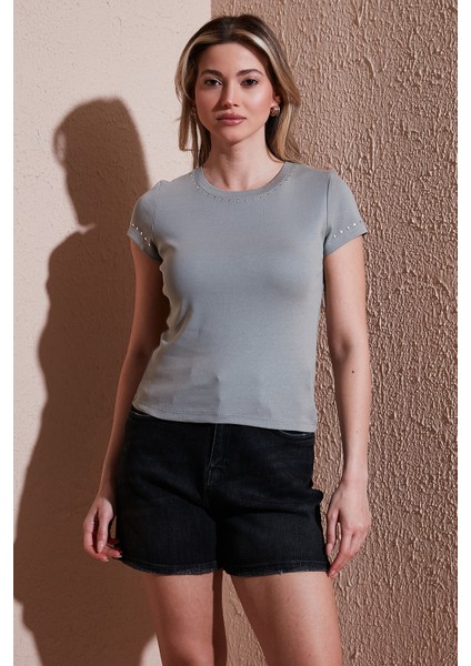 Pamuk Slim Fit Zımba Detaylı T Shirt Bayan T Shirt 25Y0523K1