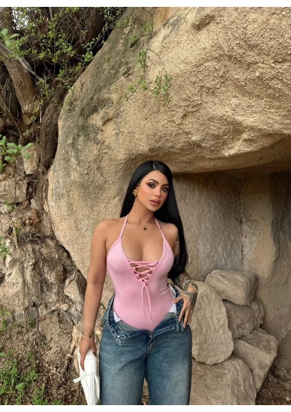 Önü Ipli Boyundan Bağlamalı Bodysuit
