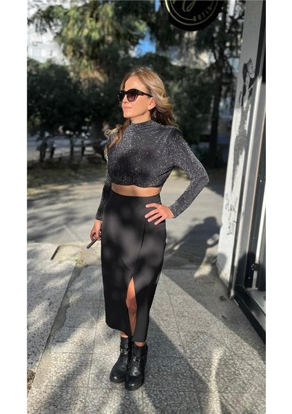 Siyah Sırt Dekolteli Vatkalı Crop fırsatları