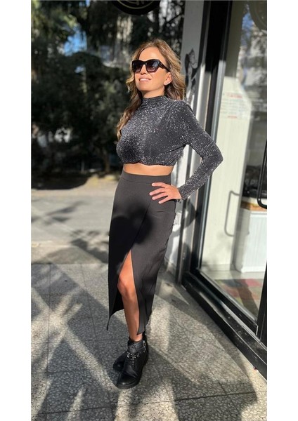 Siyah Sırt Dekolteli Vatkalı Crop indirimleri