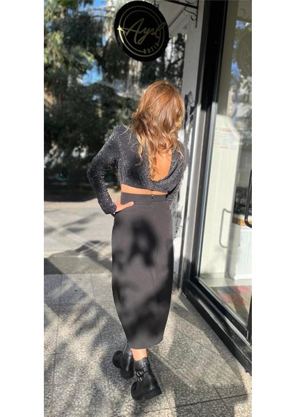 Siyah Sırt Dekolteli Vatkalı Crop