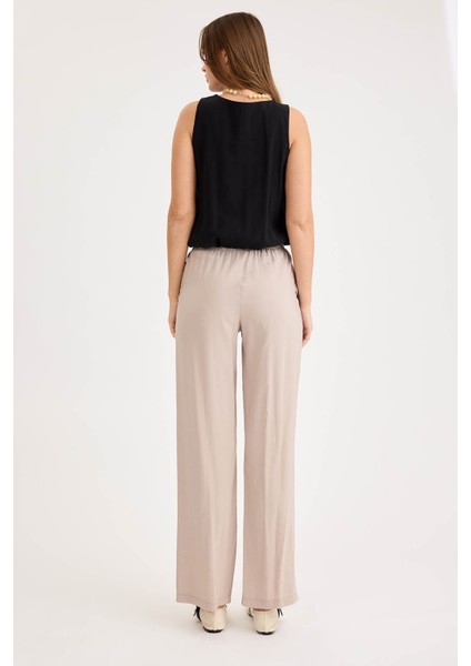 Beli Lastikli Önü Dikiş Detaylı Pantolon modelleri