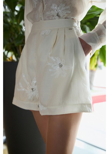 Nakışlı Taş Detaylı Regular Fit Normal Bel Mini Short Bayan Short 053