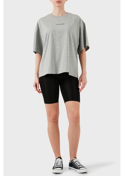 Pamuk Oversize Fit Bisiklet Yaka Logolu T Shirt Bayan T Shirt Lbnoosessfuts fiyatları