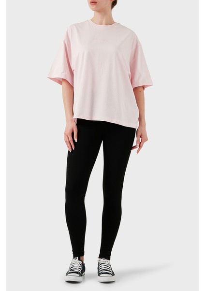 Pamuk Oversize Fit Bisiklet Yaka Logolu T Shirt Bayan T Shirt Lbnoosessfuts