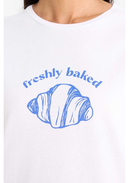 Pijama Takımı Regular Fit Kısa Kollu Baskılı Üst Esnek Belli Kapri Alt-Fall in Love F1959AX25SP
