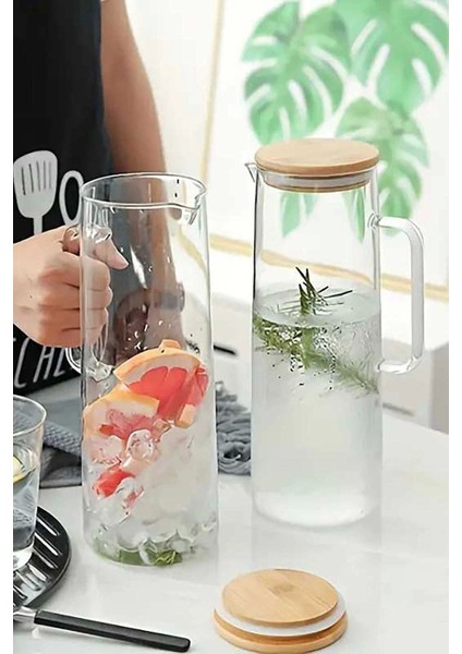 Carmen- Bambu Kapaklı Vakumlu Isıya Dayanıklı Borosilikat Cam Sürahi 1000 ml