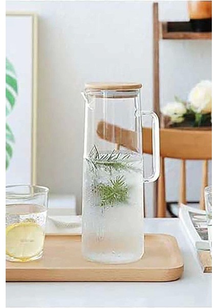 Carmen- Bambu Kapaklı Vakumlu Isıya Dayanıklı Borosilikat Cam Sürahi 1000 ml