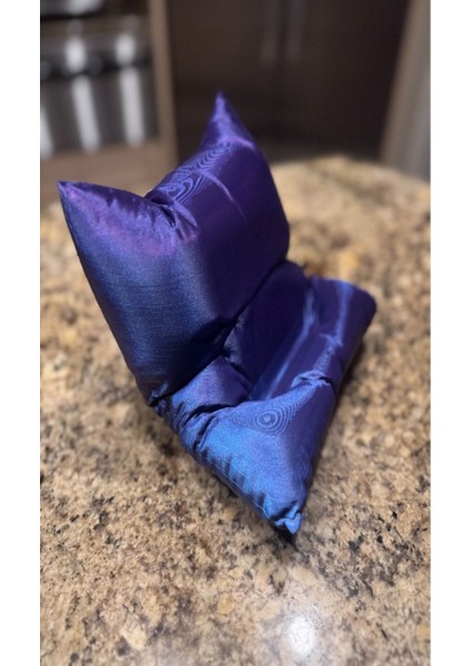 GÖKTÜRK3D Yastık Telefon Tutucu USB Kablo Delilki