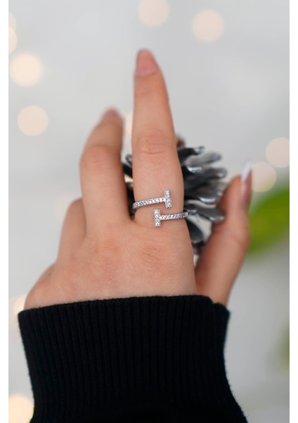 Zirkon Taşlı T Tifany Model Ayarlanabilir Gümüş Kadın Yüzük fiyatları