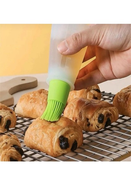 Yeşil Silikon Uçlu Fırçalı Yağdanlık, şık ve kullanışlı mutfak aksesuarı