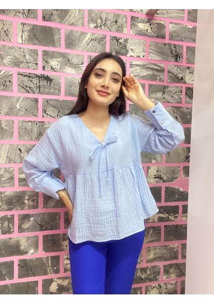 Kısa Büzgülü V Yaka Müslin Gömlek Bluz