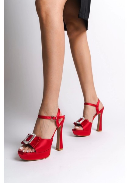 Kadın Moda Özel Tasarım Taşlı Tokalı Alçak Topuklu Platform Ayakkabı Şık ve Zarif Abiye Ayakkabı