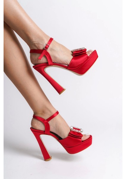 Kadın Moda Özel Tasarım Taşlı Tokalı Alçak Topuklu Platform Ayakkabı Şık ve Zarif Abiye Ayakkabı modelleri