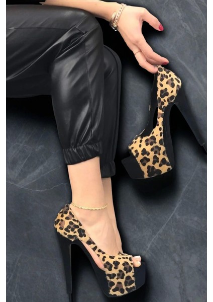 Kadın Moda Tasarım Platform Topuklu Ayakkabı Şık ve Zarif Abiye Ayakkabı