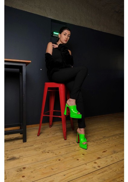 Kadın Moda Çift Platform Tasarım Burnu Kapalı Yüksek Topuklu Terlik Şık ve Zarif Abiye Ayakkabı fırsatları