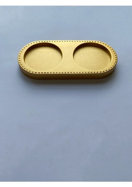 Beyaz plastik yağlık ve sirkelik seti, şık ve kullanışlı altlıkli tasarım