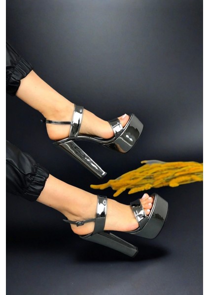 Kadın Moda Tasarım Yüksek Topuklu Platform Ayakkabı Şık ve Zarif Abiye Ayakkabı fiyatları