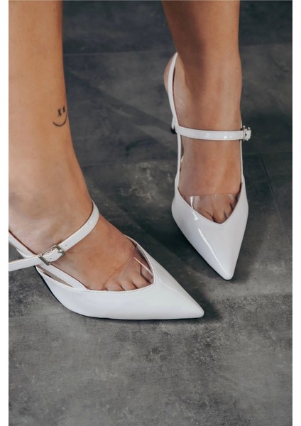 Kadın Moda Beyaz Rugan Kısa Topuklu Ayakkabı Şık ve Zarif Abiye Ayakkabı fırsatları