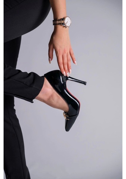 Kadın 10 cm Topuklu Toka Detaylı Stiletto Şık Tasarım Topuklu Günlük ve Gece Ayakkabısı