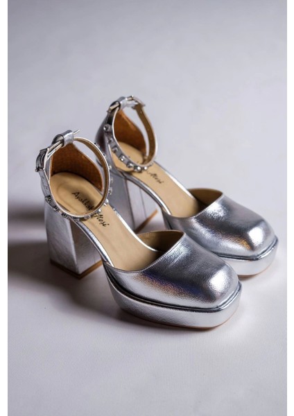 Kadın Moda Taş Detaylı Özel Tasarım Alçak Topuklu Ayakkabısı Şık ve Zarif Abiye Ayakkabı fiyatları