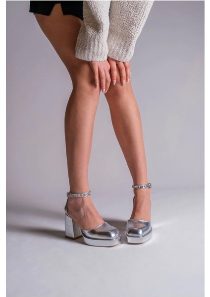 Kadın Moda Taş Detaylı Özel Tasarım Alçak Topuklu Ayakkabısı Şık ve Zarif Abiye Ayakkabı indirimleri