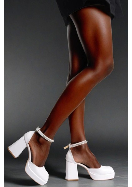 Kadın Moda Taş Detaylı Özel Tasarım Alçak Topuklu Ayakkabısı Şık ve Zarif Abiye Ayakkabı fiyatları