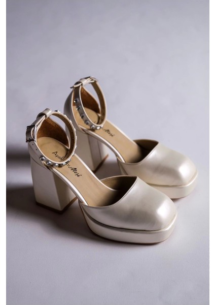 Kadın Moda Taş Detaylı Özel Tasarım Alçak Topuklu Ayakkabısı Şık ve Zarif Abiye Ayakkabı fiyatları
