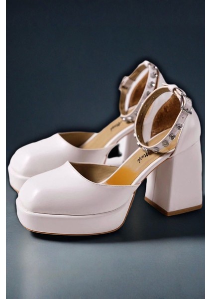 Kadın Moda Taş Detaylı Özel Tasarım Alçak Topuklu Ayakkabısı Şık ve Zarif Abiye Ayakkabı