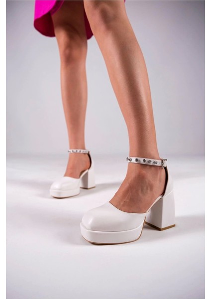 Kadın Moda Taş Detaylı Özel Tasarım Alçak Topuklu Ayakkabısı Şık ve Zarif Abiye Ayakkabı fiyatları