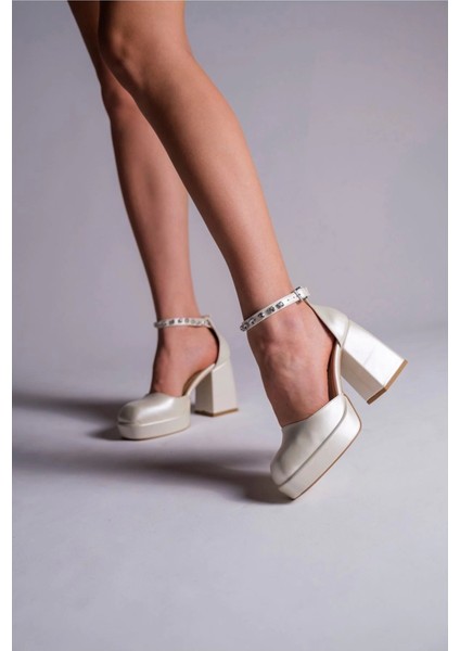 Kadın Moda Taş Detaylı Özel Tasarım Alçak Topuklu Ayakkabısı Şık ve Zarif Abiye Ayakkabı indirimleri