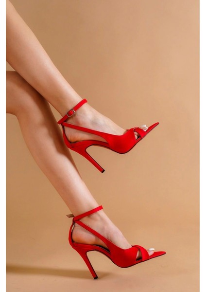 Kadın Bilekten Bağcıklı Sivri Burun Topuklu Ayakkabı Günlük ve Özel Kombinler Için fiyatları