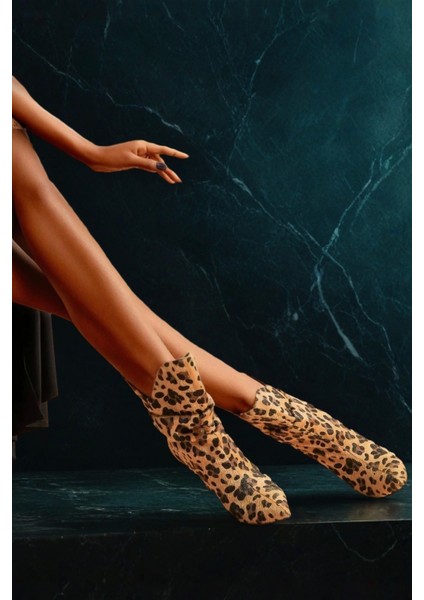 Stil Modern Kadın Sivri Bot Özel Tasarım Gündüz Gece Abiye Ayakkabı